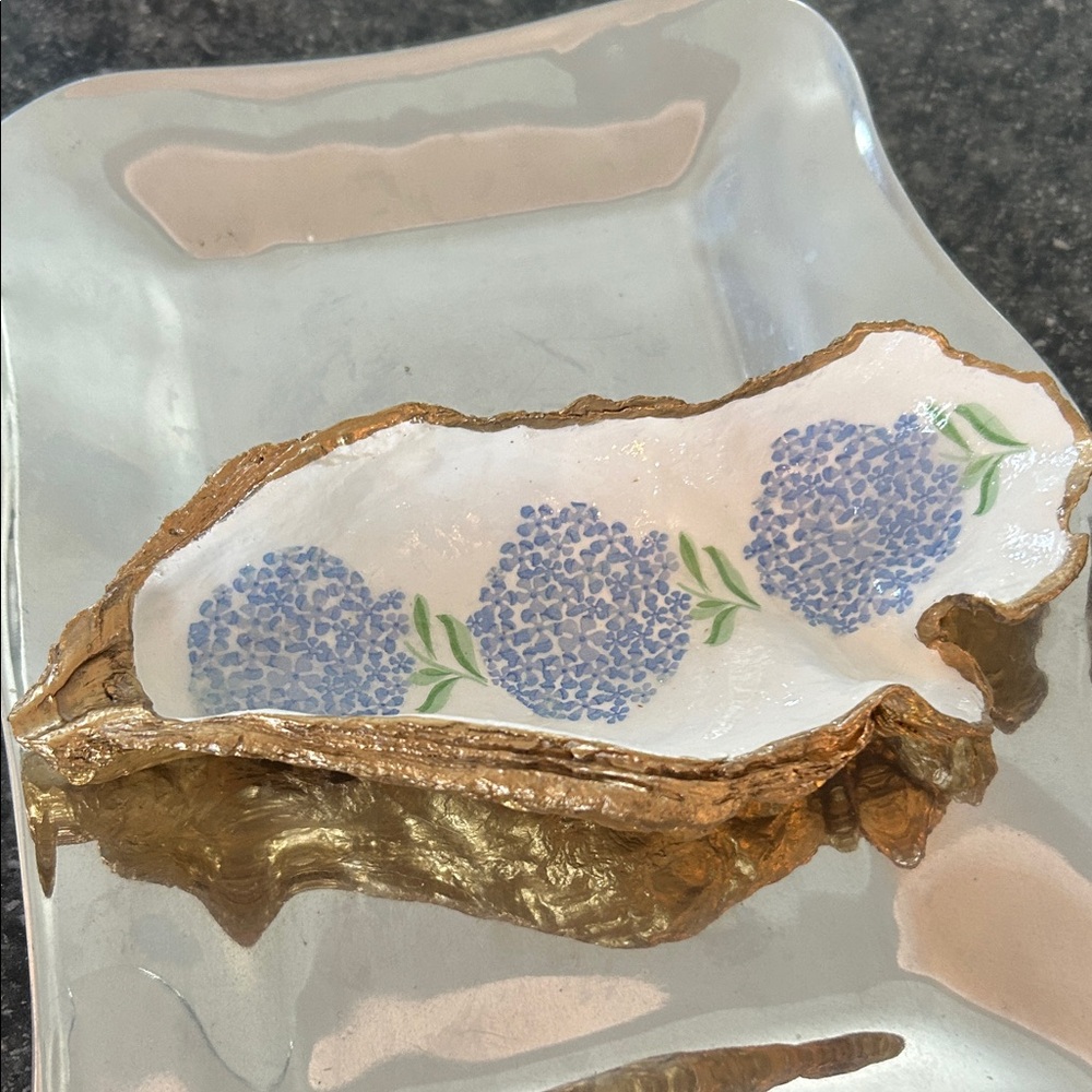 Blue Hydrangeas on OysterShell - Picture 2 of 4